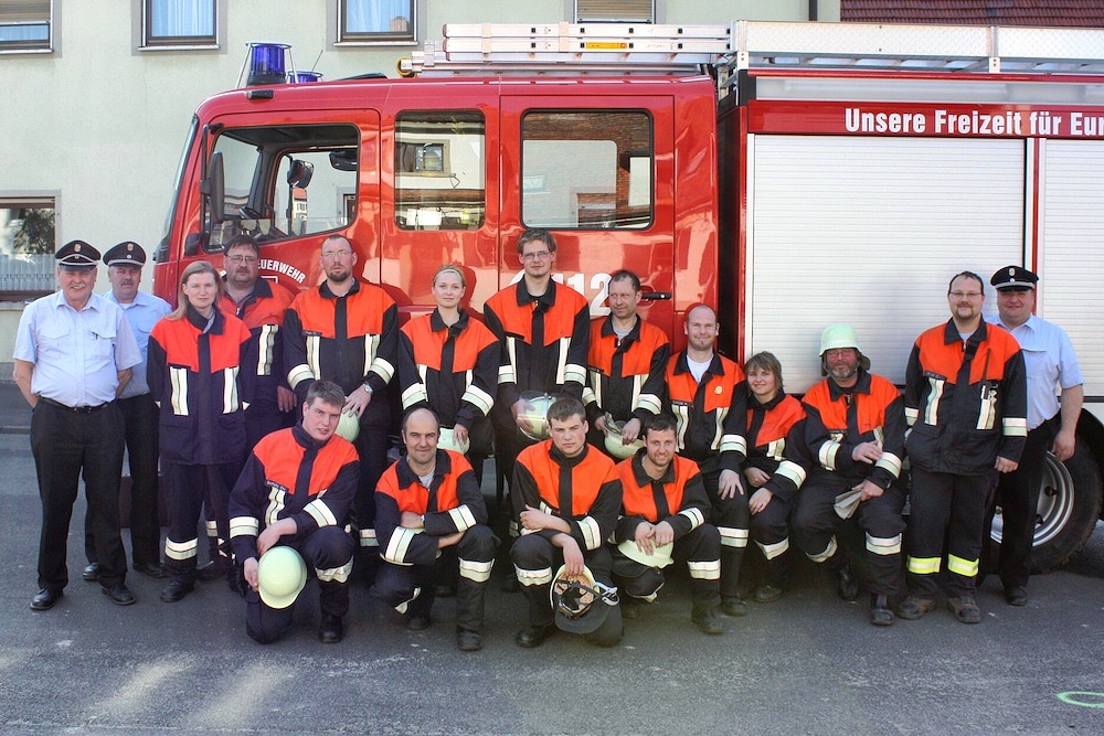 FFW Fröhstockheim, Leistungsprüfung THL, Abschlussgruppenbild mit Prüfern